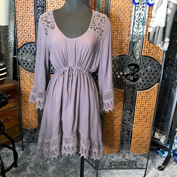 MONORENO Crochet Detail Tie Front Dress. EUC. - Picture 4 of 11